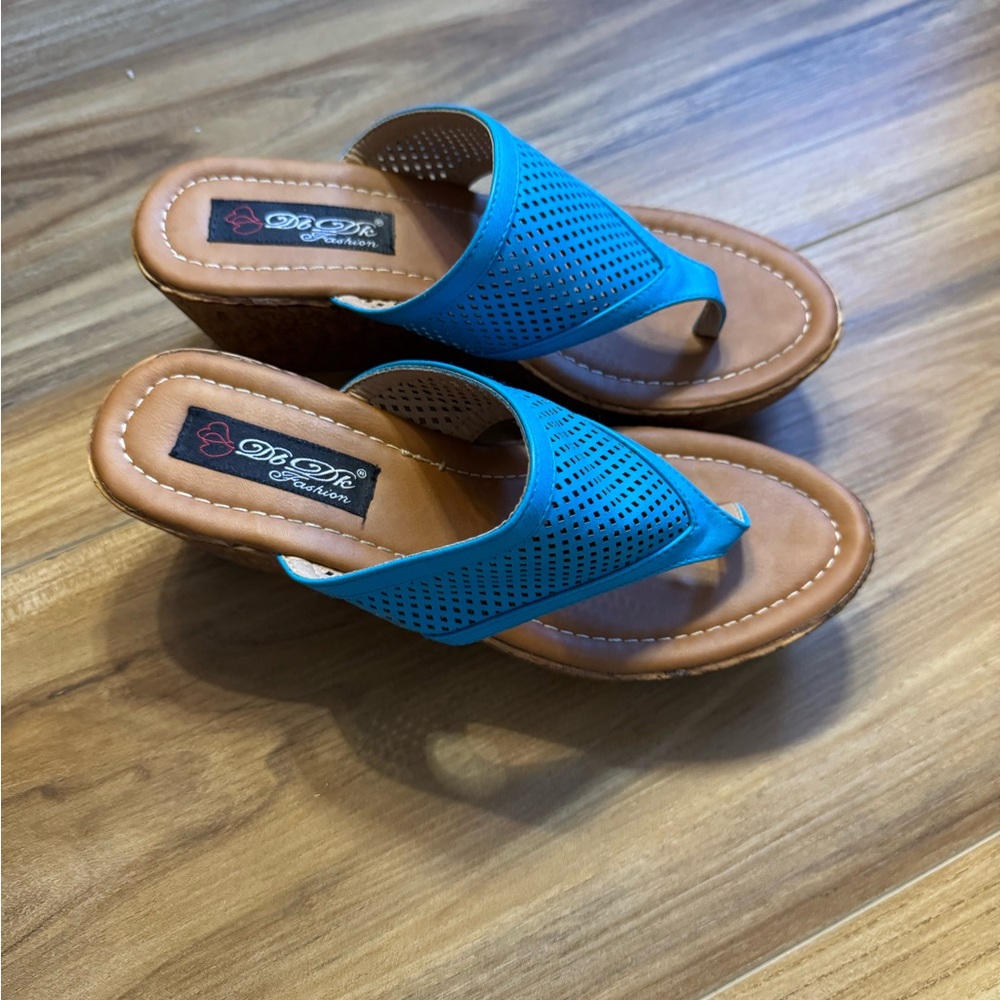 DbDk Fashion Blue and Tan Sandals